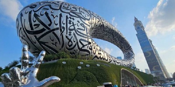 Explore Dubai & Abu Dhabi – 7-Day Tour Package